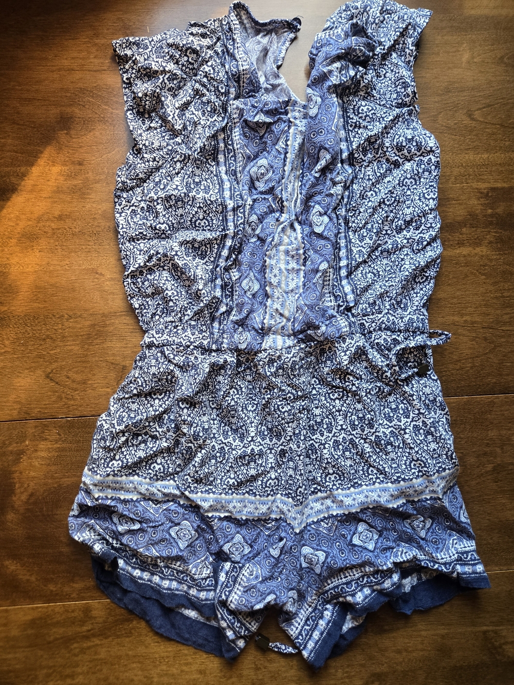 Artisan NY Paisley Print Romper Women's Size 6 Blue Ruffle Sleeveless